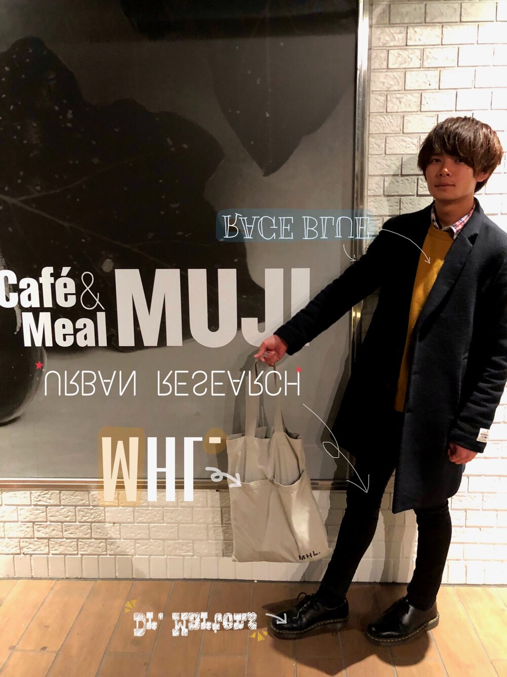 「きれいめカジュアル、キレイめ、ドクターマーチン、黒、ニット、無印良品、トートバッグ、天王寺、チェスターコート、楽しい１日」｜「RAGEBLUEの＜メリノウール使用＞チェスターコート/721394（チェスターコート、ブルー系）」を使った、ひ び きさん（メンズ・172cm）の冬コーディネートの1枚目の写真