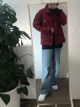 「アイテム（デニムジャケット、レッド系）」を使った、영화さん（レディース・166cm）の秋コーディネート