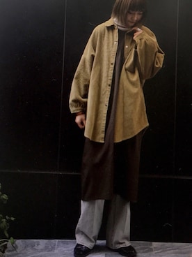 「アイテム（デニムパンツ、ベージュ系）」を使った、영화さん（レディース・166cm）の秋コーディネート