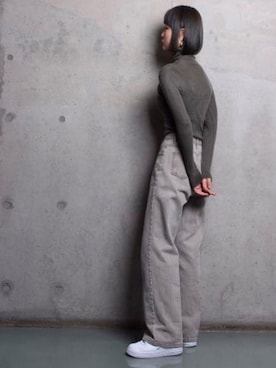 「アイテム（デニムパンツ、ベージュ系）」を使った、영화さん（レディース・166cm）の秋コーディネート