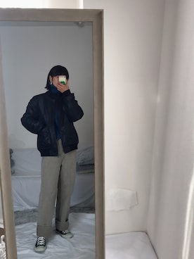 「アイテム（デニムパンツ、ベージュ系）」を使った、영화さん（レディース・166cm）の冬コーディネート