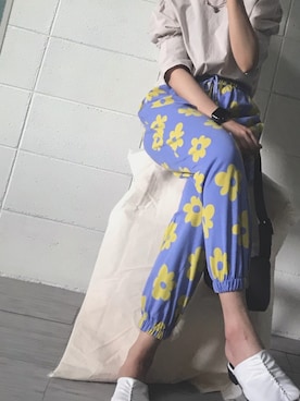 「アイテム（スウェットパンツ、パープル系）」を使った、영화さん（レディース・166cm）の春コーディネート