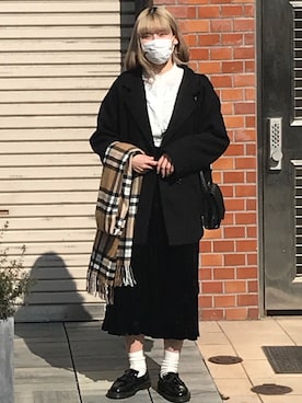 「JUNOAH（ジュノア）のアイテム（チェスターコート）」を使った、ひよりさん（レディース・162cm）の冬コーディネート