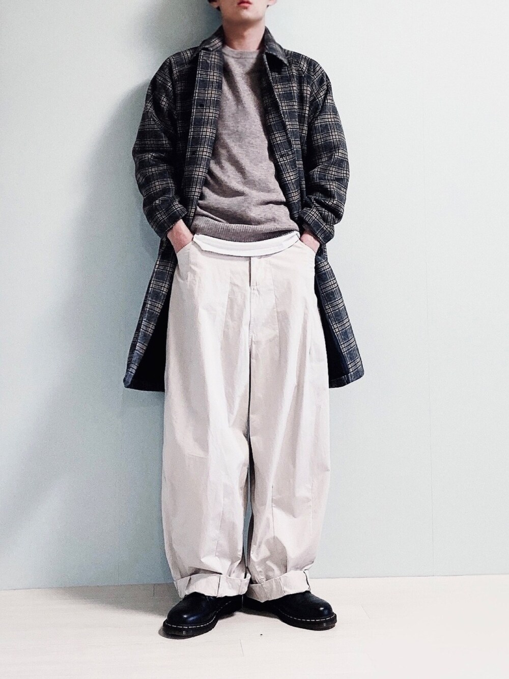 「SENSEOFPLACE、センスオブプレイス、チェックコート、チェック柄に恋してる」｜「SENSE OF PLACE by URBAN RESEARCHのNewzealandWoolステンカラーコート（ステンカラーコート、グレー系）」を使った、ちょびさん（メンズ・184cm）の秋コーディネートの1枚目の写真