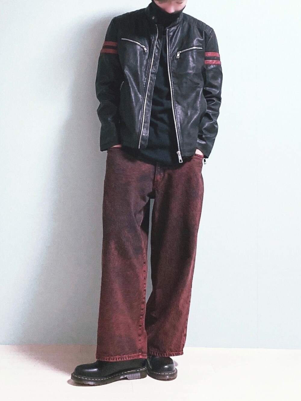 「レザーLOVEスナップ、EDWIN、エドウィン、ワイドデニム、カラーパンツ、赤」｜「EDWINの【公式】YELLOW TAB　HAKAMA　超極太ワイドストレート　セットアップ《ユニセックス》（デニムパンツ、レッド系）」を使った、ちょびさん（メンズ・184cm）の秋コーディネートの1枚目の写真