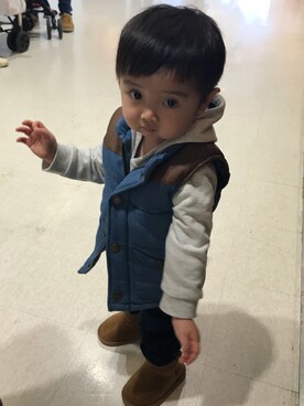 「F.Tのアイテム（デニムパンツ、ブルー系）」を使った、TSUKASOHTAさん（キッズ・110cm）の春コーディネート