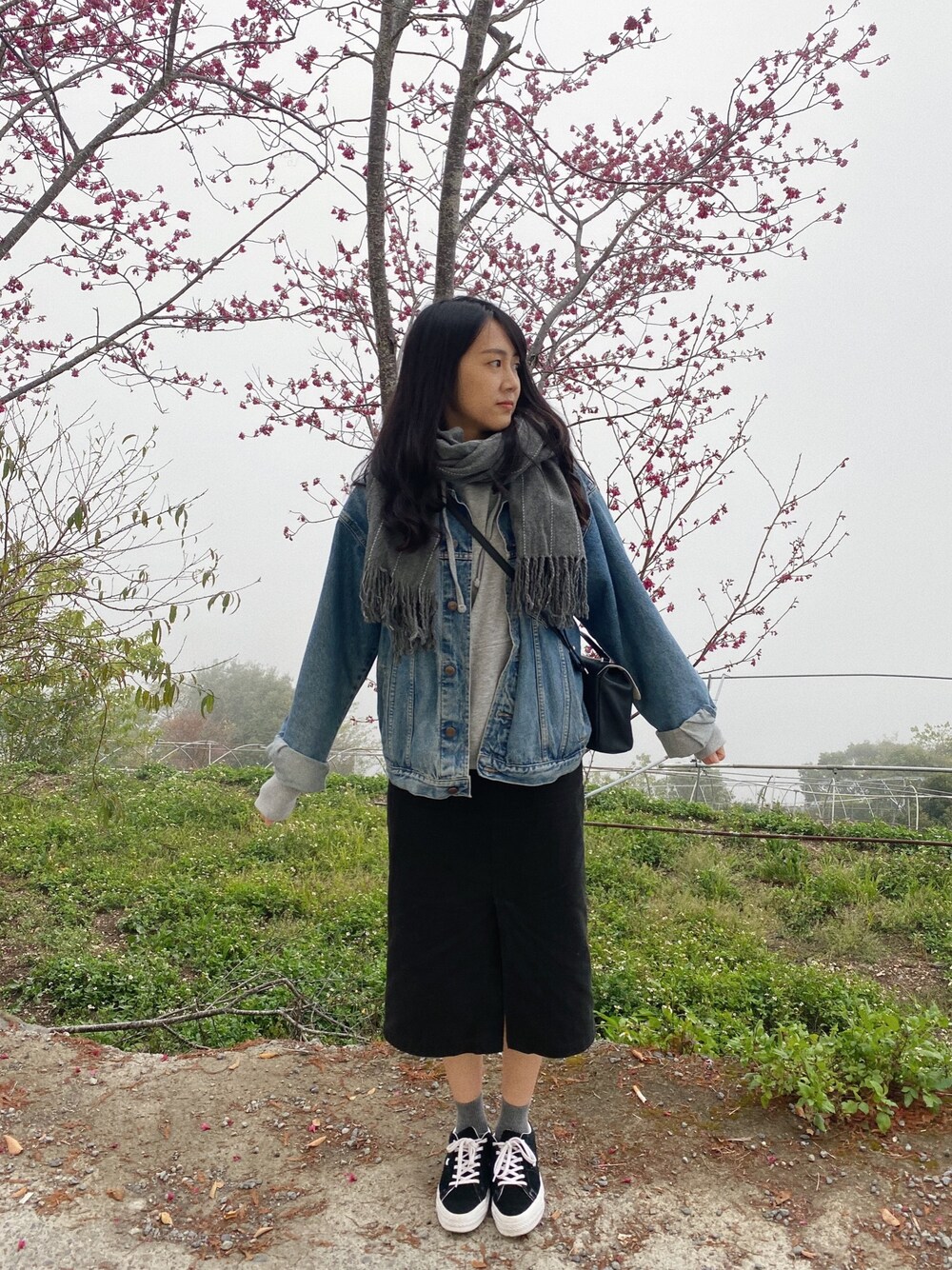 「CONVERSEのCONVERSE / ONE STAR J SUEDE（スニーカー、ブラック系）」を使った、Hsuan2さん（レディース・168cm）の冬コーディネートの1枚目の写真