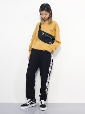 Converse コンバース のスウェット イエロー系 を使ったレディース人気ファッションコーディネート Wear