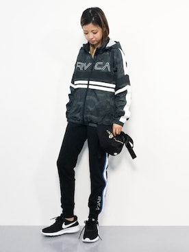 「RVCA（ルーカ）のアイテム（その他アウター）」を使った、もえぴーさん（レディース・156cm）の秋コーディネート