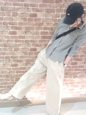 「SEVENDAYS=SUNDAY（セブンデイズサンデイ）のアイテム（帽子）」を使った、岡本茜さん（レディース・164cm）の春コーディネート