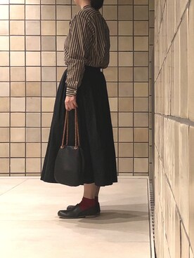 「YAECA」｜「アイテム（スリッポン）」を使った、なべおさん（レディース・157cm）の秋コーディネート