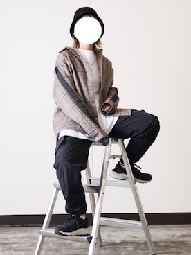 「YON（ヨン）のアイテム（トップス）」を使った、カリメロくんさん（メンズ・160cm）の秋コーディネート