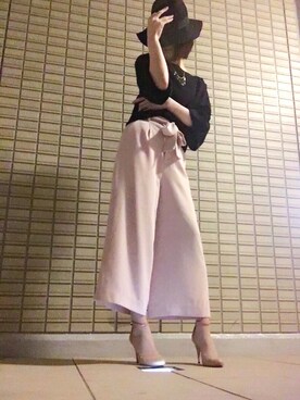 「JUSGLITTY（ジャスグリッティー）のアイテム（パンツ）」を使った、メグさん（レディース・159cm）の春コーディネート