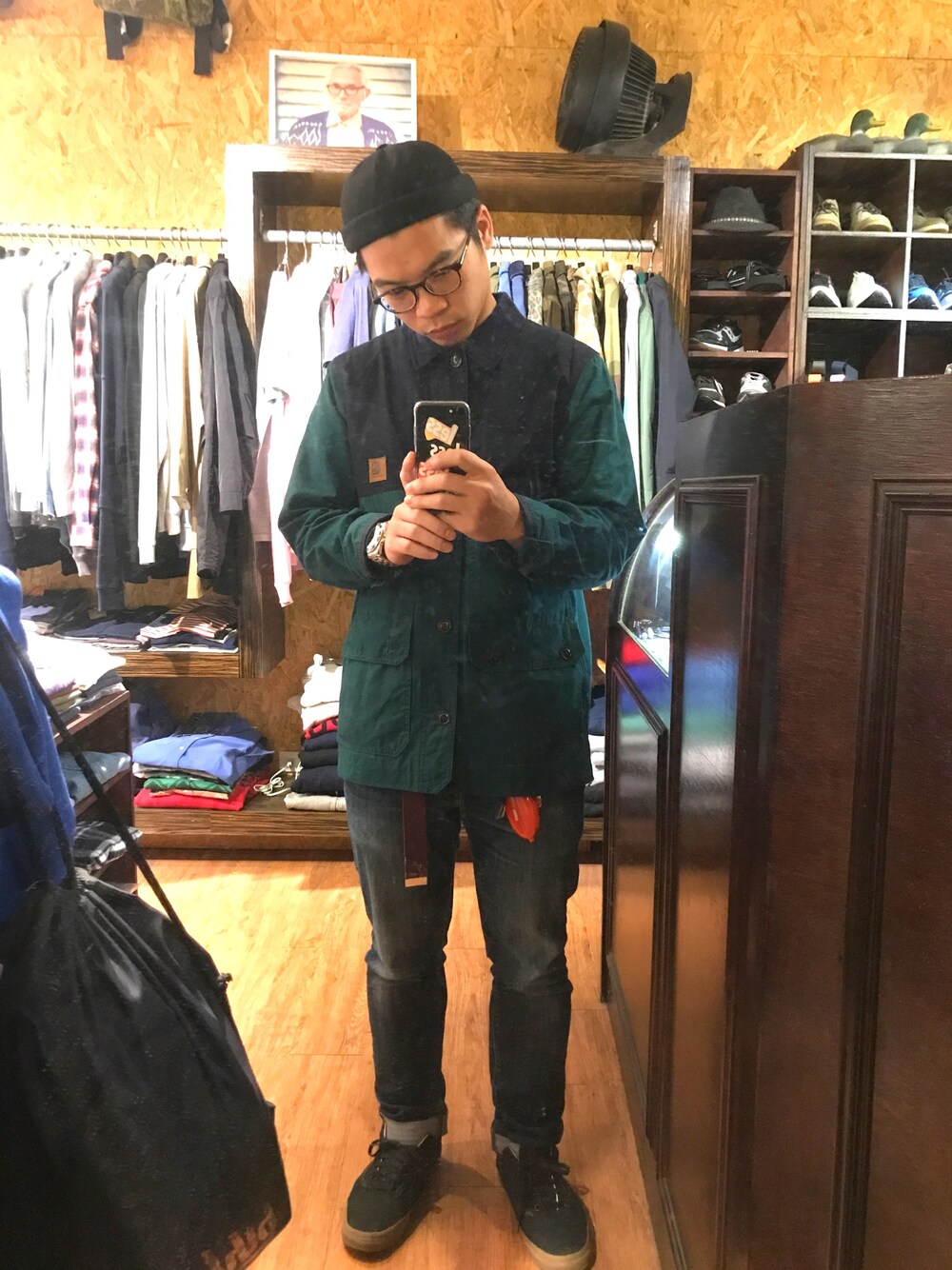 「lesstaiwan、carhartt、casual、daily look、BETON CIRE、VANS」｜「Carharttのアイテム（シャツ/ブラウス、その他）」を使った、yjsu🇹🇼さん（メンズ・169cm）の秋コーディネートの1枚目の写真