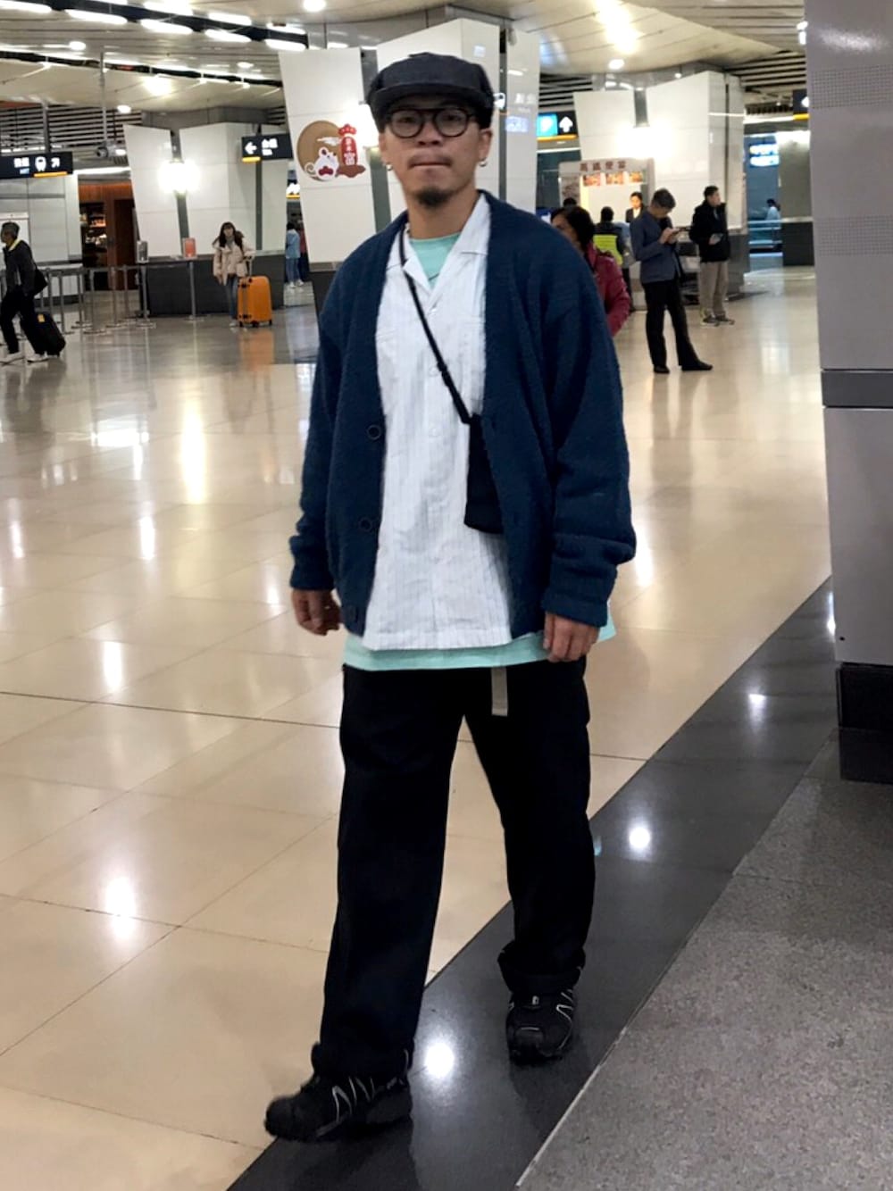 「ootd、Taiwan、TAIPEI、BEAMS、necessity sense、Dickies、SALOMON」｜「BEAMSのアイテム（キャップ、グレー系）」を使った、yjsu🇹🇼さん（メンズ・169cm）の冬コーディネートの1枚目の写真