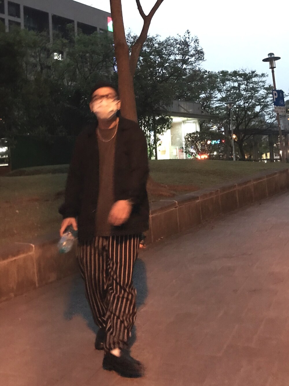 「ootd、Taiwan、TAIPEI、BETON CIRE、LIFUL MINIMAL GARMENTS、chenjingkai」｜「BETON CIREのMIKI -Black-（キャップ、ブラック系）」を使った、yjsu🇹🇼さん（メンズ・169cm）の春コーディネートの1枚目の写真