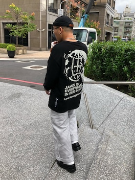 「LMCのアイテム（トップス）」を使った、yjsu🇹🇼さん（メンズ・169cm）の秋コーディネート