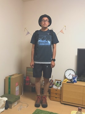 「Gramicci（グラミチ）のアイテム（その他シューズ）」を使った、Feさん（メンズ・172cm）の夏コーディネート