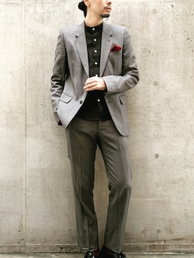 「Maison Margiela（メゾンマルジェラ）のアイテム（フォーマルスーツ/小物、グレー系）」を使った、Orange Itakura さん（メンズ・179cm）の冬コーディネート