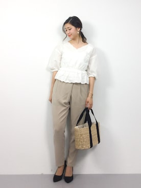 「Bou Jeloud（ブージュルード）のアイテム（スラックス）」を使った、marinaさん（レディース・162cm）の春コーディネート