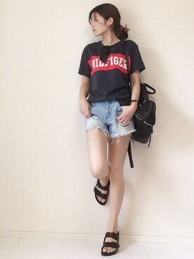 「HILFIGER DENIM（ヒルフィガーデニム）のアイテム（Tシャツ/カットソー）」を使った、まるちわさん（レディース・160cm）の夏コーディネート