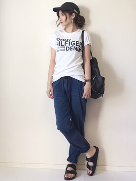 「HILFIGER DENIM（ヒルフィガーデニム）のアイテム（Tシャツ/カットソー）」を使った、まるちわさん（レディース・160cm）の夏コーディネート