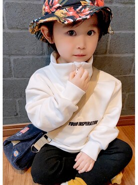 「UNIQLO（ユニクロ）のアイテム（トップス、ホワイト系）」を使った、kokoro◆YouTubeさん（キッズ・100cm）の冬コーディネート