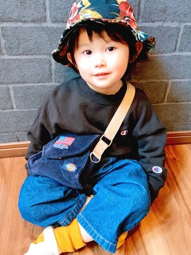 「FREAK'S STORE（フリークスストア）の【WEB限定】Champion×FREAK'S STORE/チャンピオン 別注 BIG SWEAT/ビッグスウェット（Tシャツ/カットソー、ブラック系）」を使った、kokoro◆YouTubeさん（キッズ・100cm）の冬コーディネート