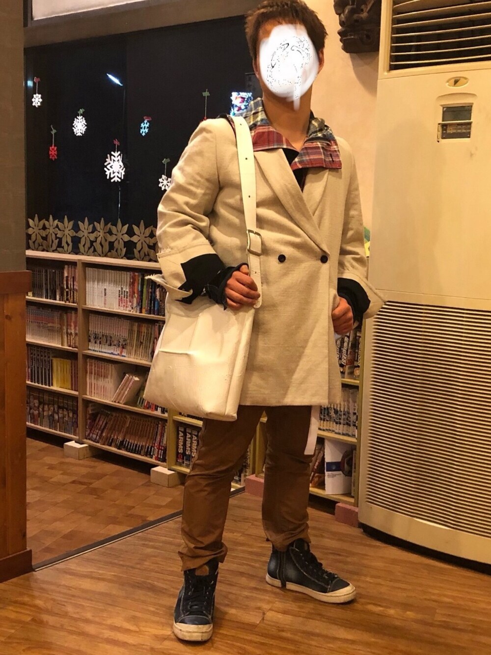 「はるコーデ、春、パーカー、Diesel、sacai、Essay、nonnative、kagari yusuke、オトナカジュアル」｜「Sacaiのアイテム（パーカー、レッド系）」を使った、いおりんさん（メンズ・166cm）の冬コーディネートの1枚目の写真