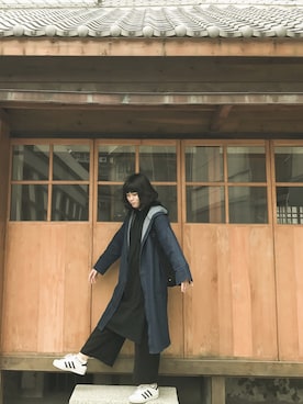 「LONGCHAMP（ロンシャン）のアイテム（バックパック/リュック、ブラック系）」を使った、Alysonさん（レディース・168cm）の春コーディネート