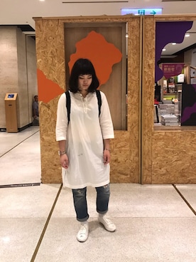 「UNIQLO（ユニクロ）のアイテム（トップス、ベージュ系）」を使った、Alysonさん（レディース・168cm）の春コーディネート