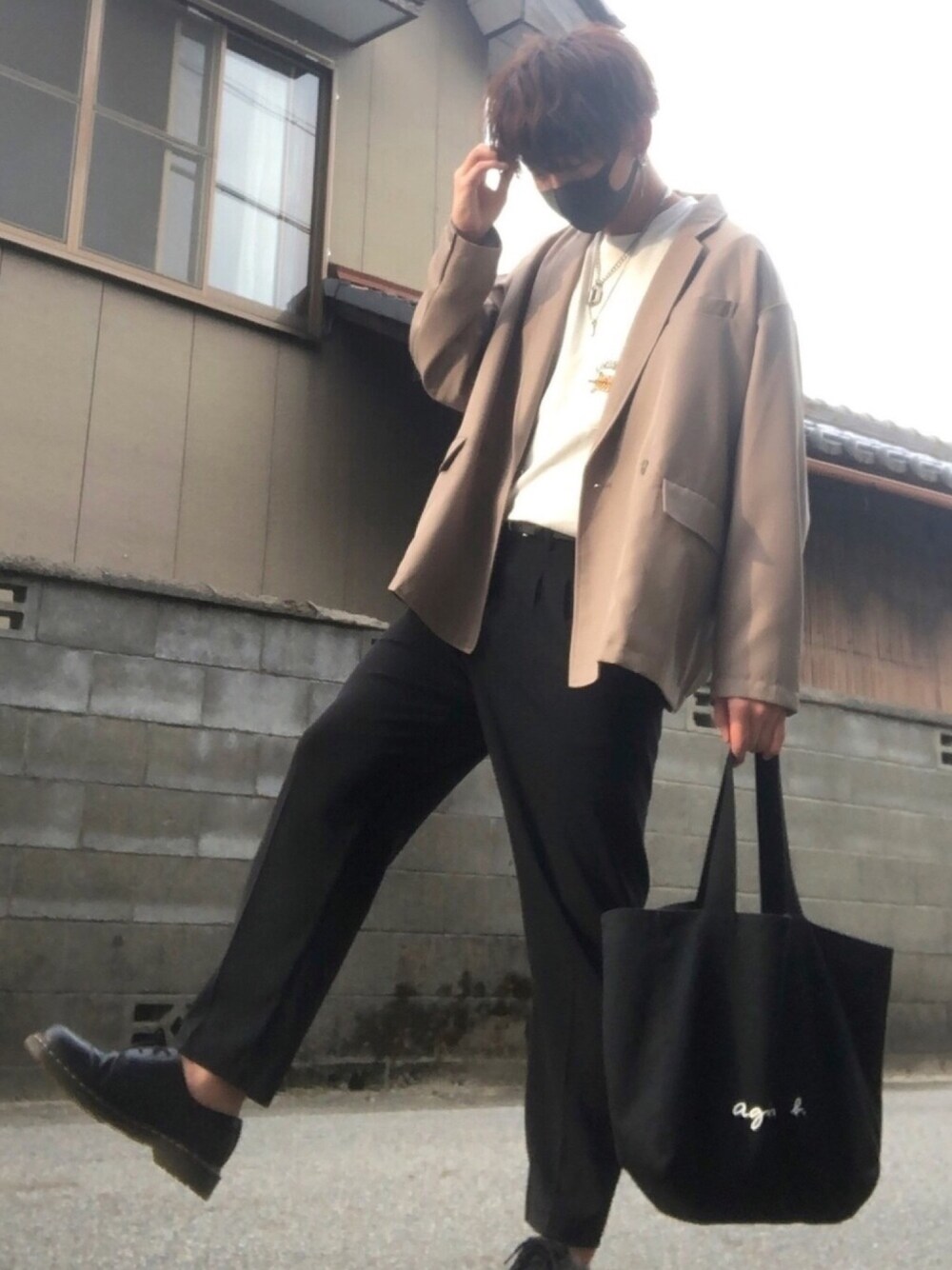 「大人カジュアル、ビックシルエット、ジャケットコーデ、セットアップ、アニエスベー(agnes b.)、FREAK’Ｓ STORE、UNIQLO、きれいめカジュアル、大人コーデ、ジャケット」｜「agnes b.の【WEB限定】GO03-01  ロゴトートバッグ（トートバッグ、ブラック系）」を使った、KOKIさん（メンズ・180cm）の春コーディネートの1枚目の写真