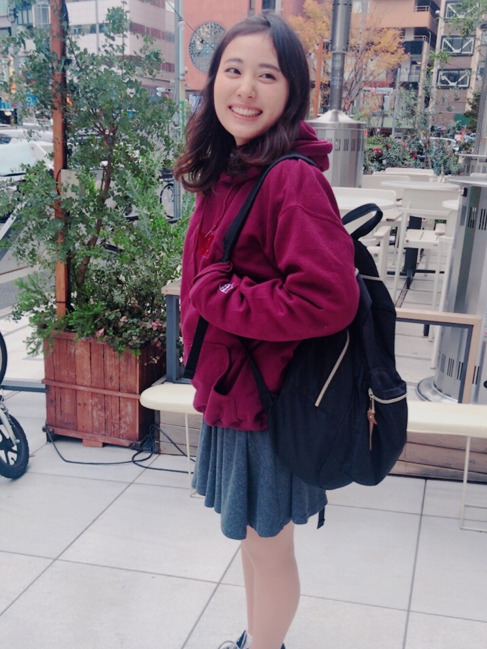 「青山学院大学、青学パーカー、パーカー、シンプルコーデ」｜「JOURNAL STANDARDのJS×A.G.U COLLEGE PACK(HOODY&BAG)/青山学院×JOURNAL STANDARD#（パーカー、レッド系）」を使った、krmさん（レディース・162cm）の冬コーディネートの1枚目の写真