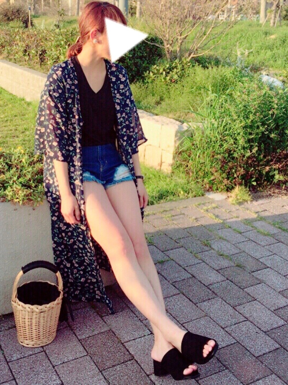 「はるコーデ、カジュアル、きれいめカジュアル、spring」｜「HeatherのムジポケVネックT　724168（Tシャツ/カットソー、ブラック系）」を使った、Mikakoさん（レディース・159cm）の春コーディネートの1枚目の写真