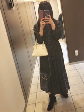 「ELENDEEK（エレンディーク）のフラワーダブルプリントワンピース（ワンピース、ブルー系）」を使った、きょんさん（レディース・155cm）の秋コーディネート
