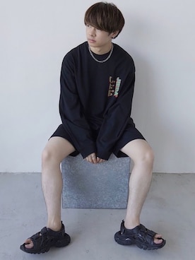 「BALENCIAGA」｜「アイテム（チノパンツ）」を使った、ゆーすけさん（メンズ・165cm）の夏コーディネート