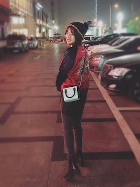 「ZARA（ザラ）のアイテム（アンダーウェア、レッド系）」を使った、吃桃的三藏さん（レディース・160cm）の冬コーディネート