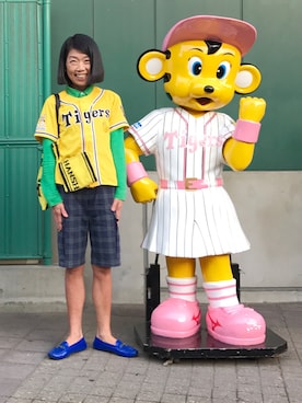 「Familiar （ファミリア）のアイテム（パンツ）」を使った、Misono Moriyamaさん（レディース・161cm）の秋コーディネート