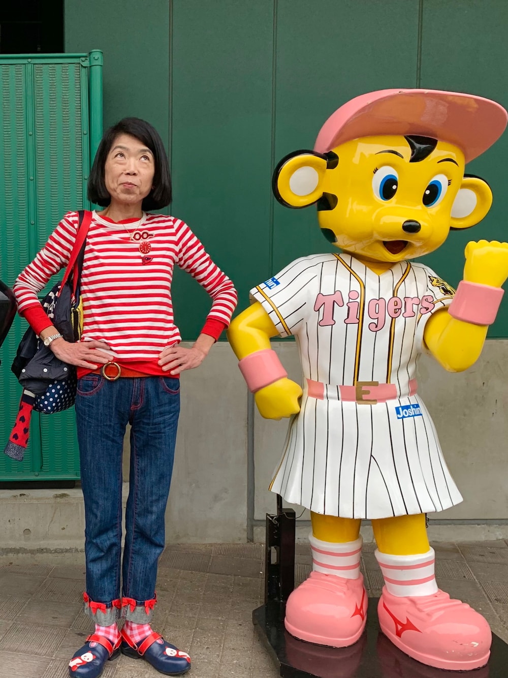 「GYMBOREEのアイテム（デニムパンツ、ブルー系）」を使った、Misono Moriyamaさん（レディース・161cm）の春コーディネートの1枚目の写真