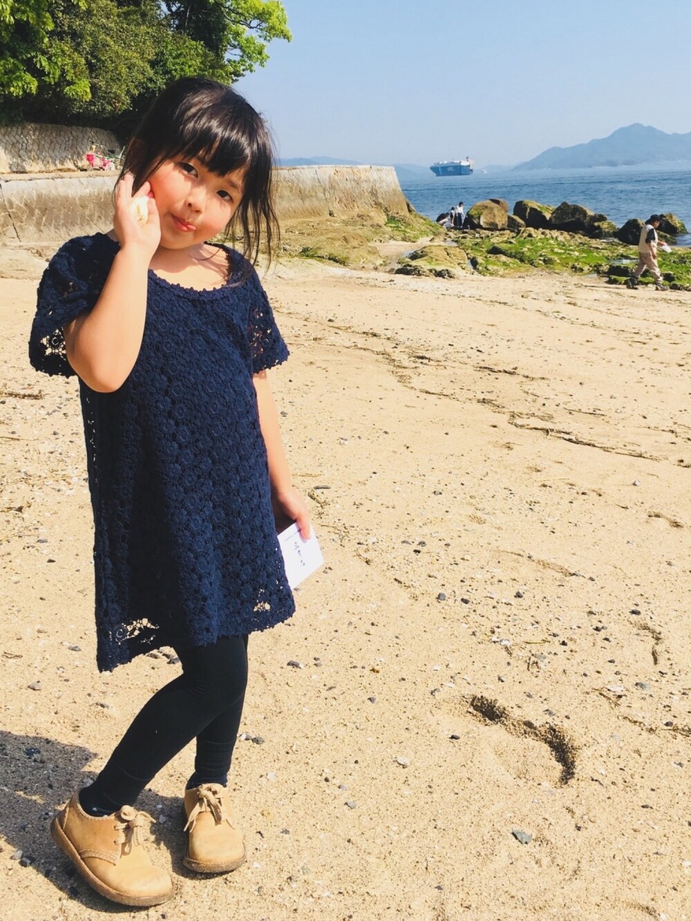 「貝殻のアイテム（その他、ホワイト系）」を使った、よしべぇさん（キッズ・100cm）の春コーディネートの1枚目の写真