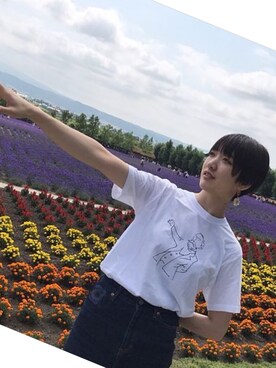 「北海道のアイテム（Tシャツ/カットソー、ホワイト系）」を使った、たに なおさん（レディース）の秋コーディネート