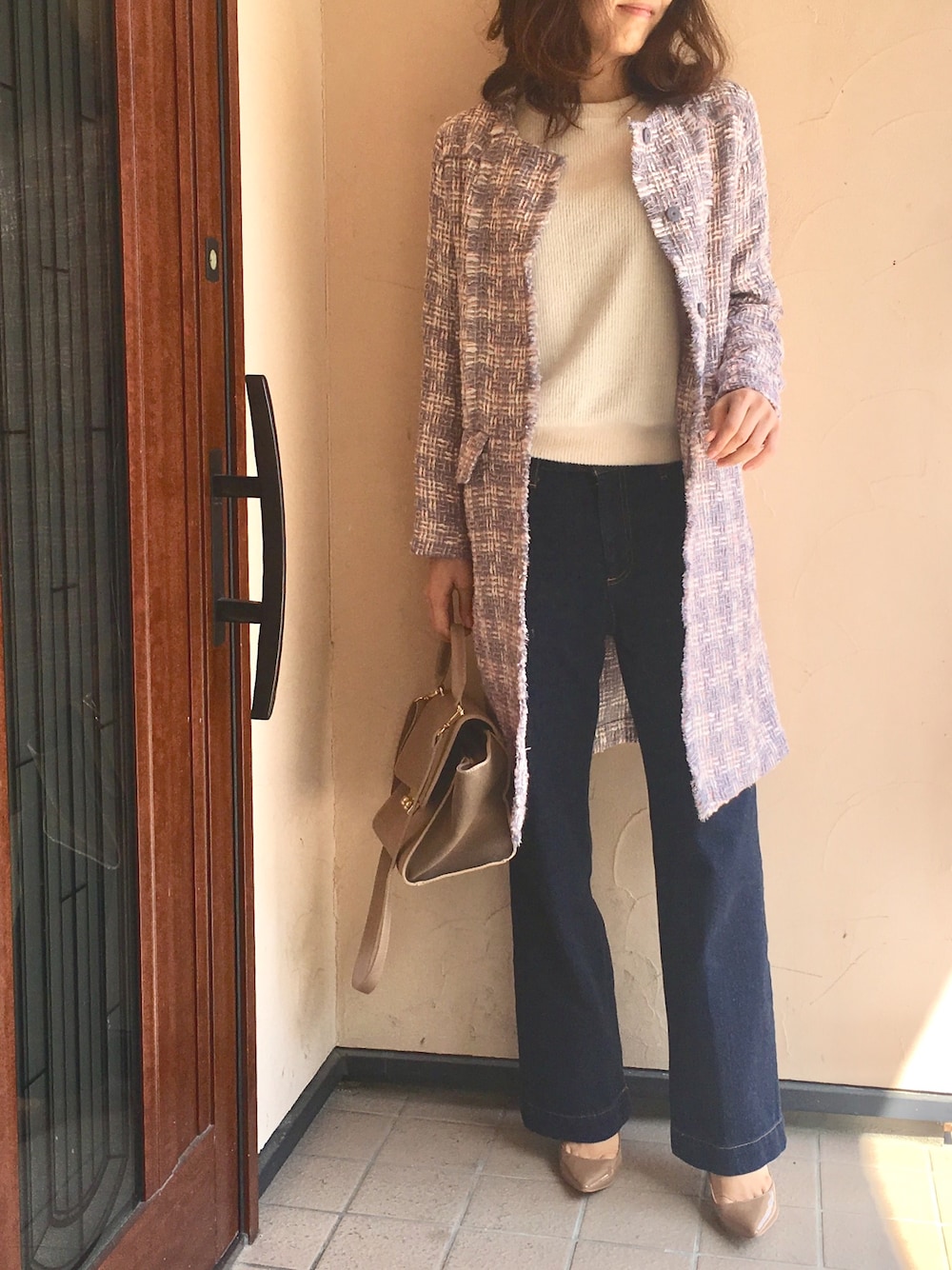 「大人カジュアル、きれいめカジュアル、今日のコーデ、nostalgia、DONOBAN、i need more shoes、バギーデニム、デニム」｜「&. NOSTALGIAのツイードフリンジコート（その他アウター、グリーン系）」を使った、fumikaさん（レディース・163cm）の春コーディネートの1枚目の写真