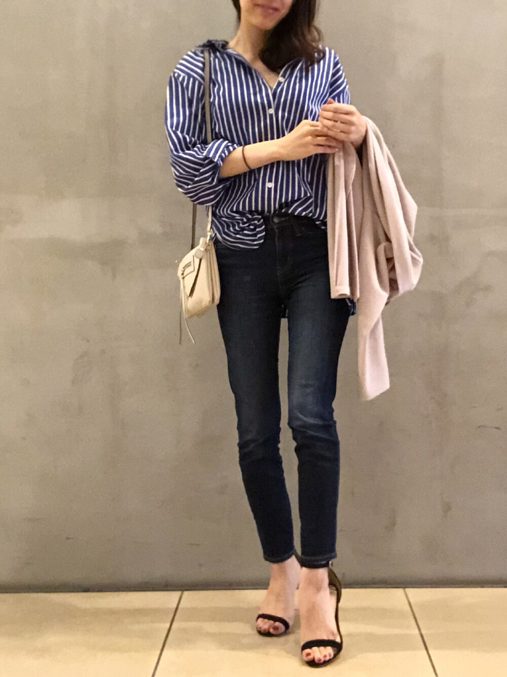 「オトナカジュアル、今日のコーデ、きれいめカジュアル、プチプラ、プチプラコーデ、titivate、UNIQLO、PLST、RANDA、andMe」｜「UNIQLOのハイライズシガレットジーンズ（デニムパンツ、ブルー系）」を使った、fumikaさん（レディース・163cm）の春コーディネートの1枚目の写真