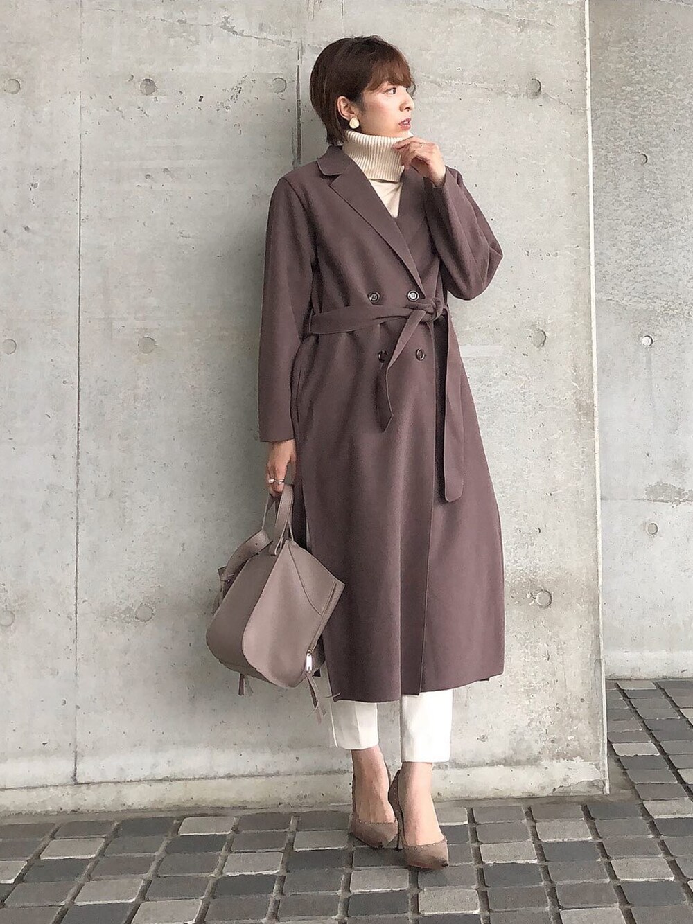 「ショートヘア、大人コーデ、ootd、今日のコーデ、大人カジュアル、きれいめカジュアル、キレイめ、シンプルコーデ」｜「recaのサイドスリットビッグシルエットロングコート（チェスターコート、ブラウン系）」を使った、fumikaさん（レディース・163cm）の冬コーディネートの1枚目の写真