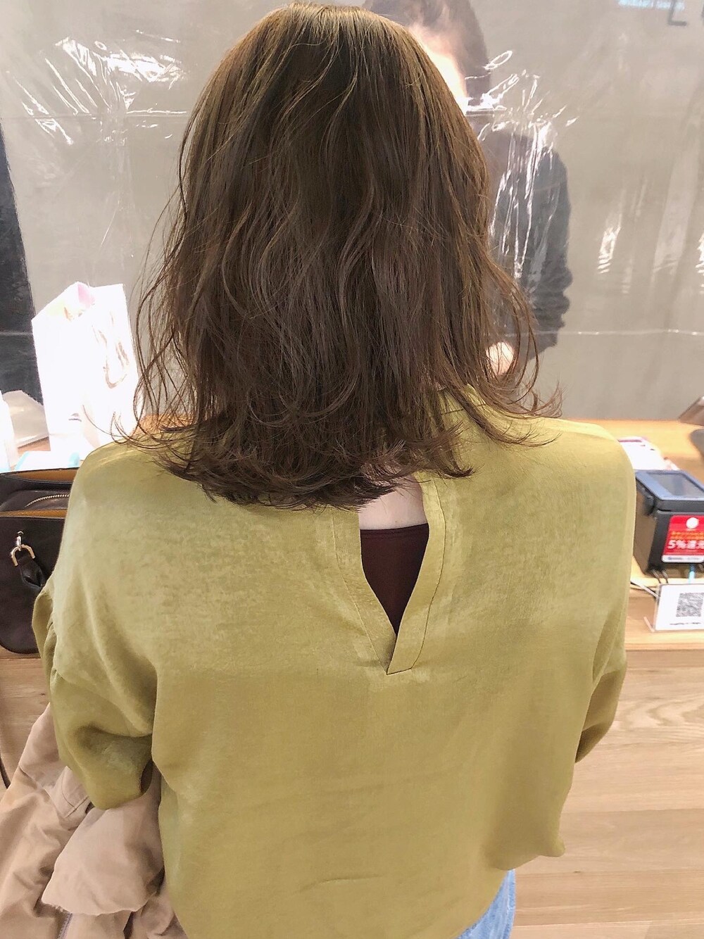 「ピスタチオ、シャツコーデ、お客様、ootd、大人ガーリー」｜「不明のアイテム（ニット/セーター、グリーン系）」を使った、LOREN ERIKO☺︎さん（レディース・163cm）の春コーディネートの1枚目の写真