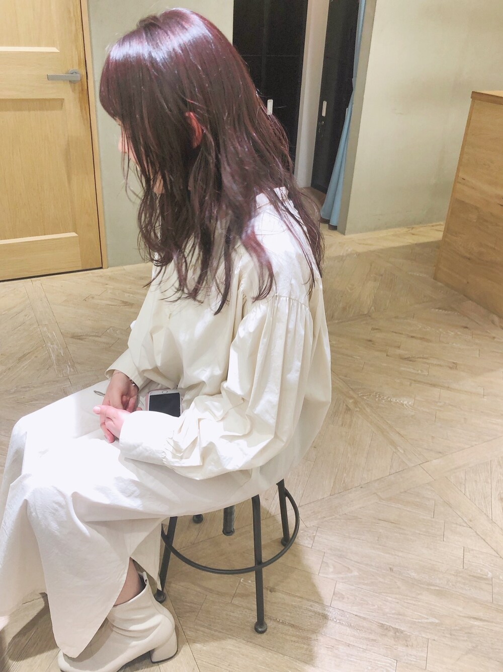 「ホワイトコーデ、ワンピース、春コーデ、ピンクヘアー、ブーツ、お客様」｜「不明のアイテム（トップス、ピンク系）」を使った、LOREN ERIKO☺︎さん（レディース・163cm）の春コーディネートの1枚目の写真