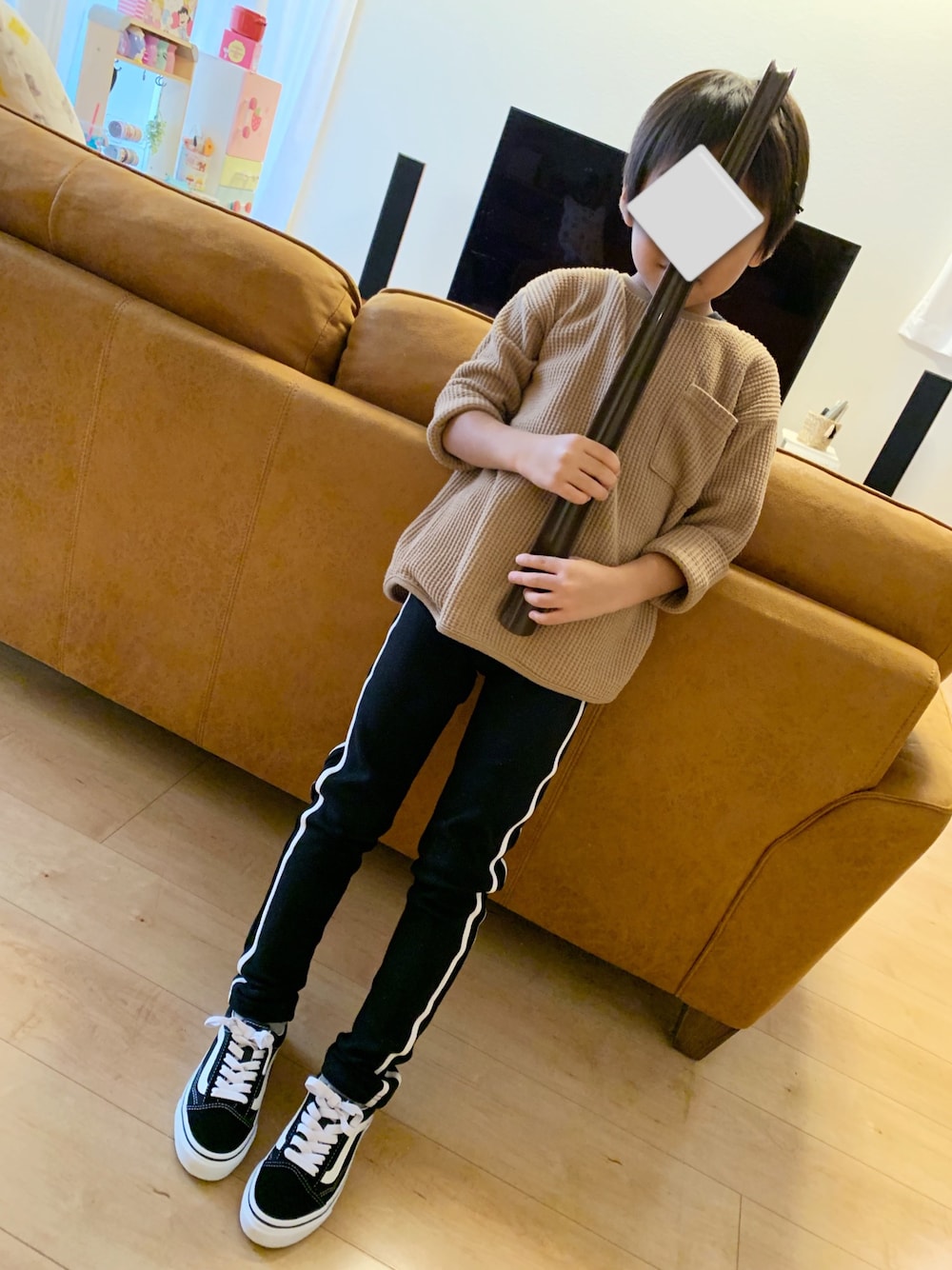 「シンプルコーデ、キッズファッション、カジュアルコーデ、秋コーデ、おしゃれさんと繋がりたい、キッズコーデ、おとこのこ、小学生コーデ」｜「CIAOPANIC TYPYのアイテム（Tシャツ/カットソー、ベージュ系）」を使った、りゅうのすけさん（キッズ・110cm）の秋コーディネートの1枚目の写真