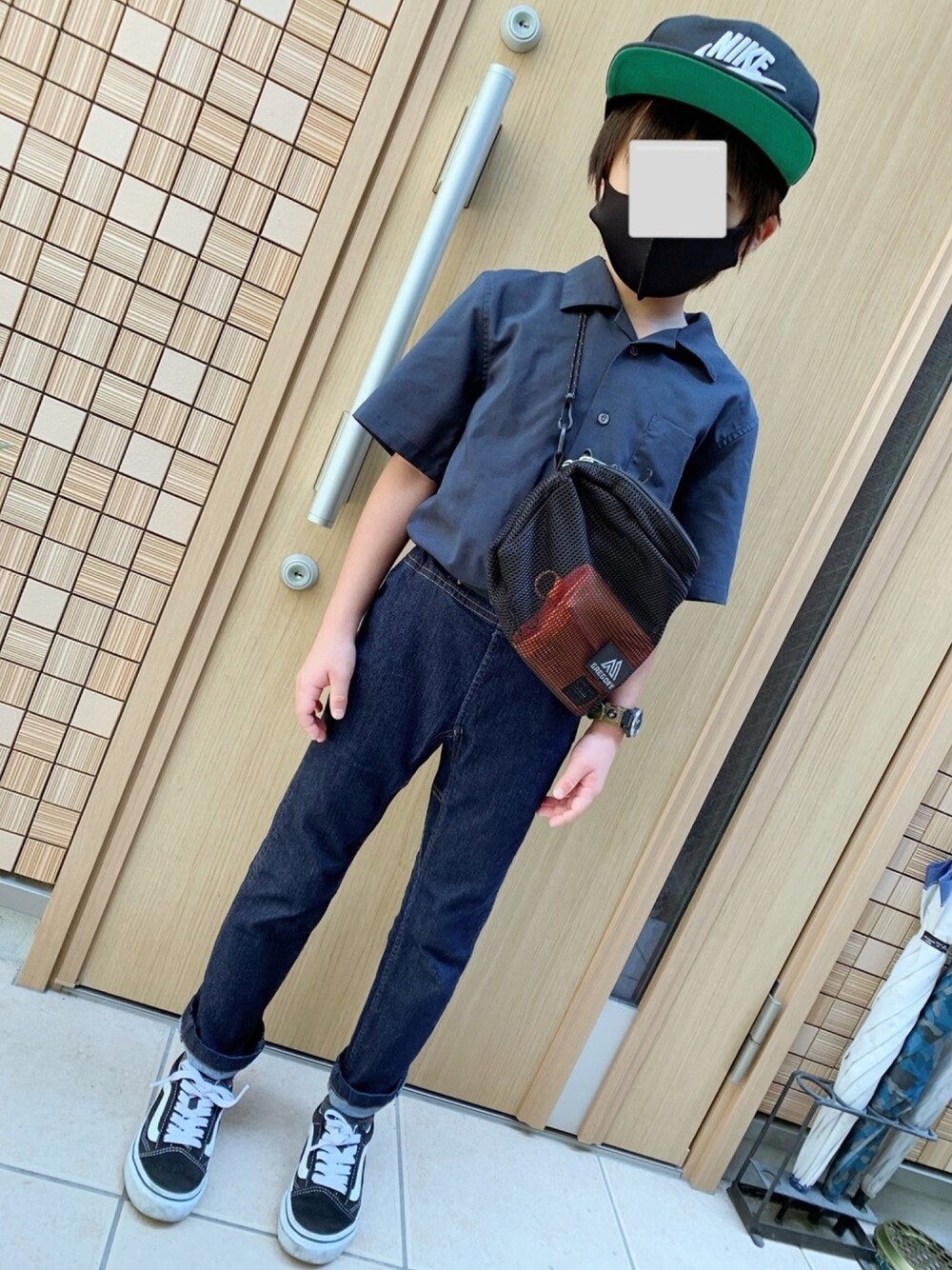 「男の子コーデ、おしゃれさんと繋がりたい、小学生、キッズ、シンプルコーデ」｜「GREGORYのアイテム（ショルダーバッグ、ブラック系）」を使った、りゅうのすけさん（キッズ・120cm）の夏コーディネートの1枚目の写真