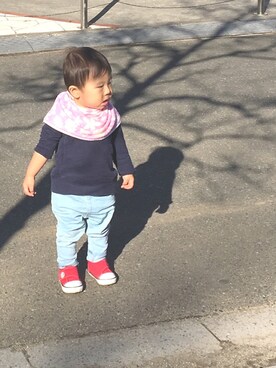 「petit main（プティマイン）のベーシックデニムスキニーパンツ（デニムパンツ、ブルー系）」を使った、moe..eitaさん（キッズ・110cm）の冬コーディネート
