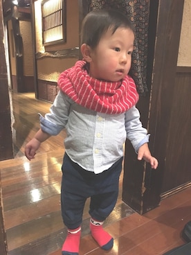 「西松屋（ニシマツヤ）のアイテム（シャツ/ブラウス、ブルー系）」を使った、moe..eitaさん（キッズ・110cm）の冬コーディネート